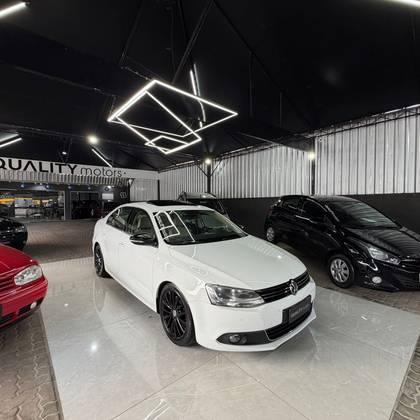 VOLKSWAGEN JETTA 2.0 TSI HIGHLINE 211CV GASOLINA 4P TIPTRONIC VOLKSWAGEN JETTA 2.0 TSI HIGHLINE 211CV GASOLINA 4P TIPTRONIC